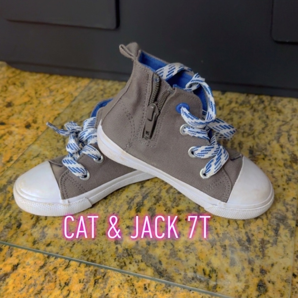 7T boys Cat&Jack Shoes